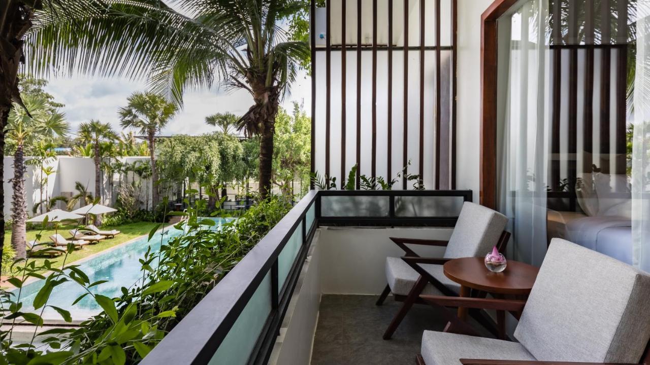 Shintana Saya La Maison Ciudad de Siem Riep Exterior foto A balcony at the hotel